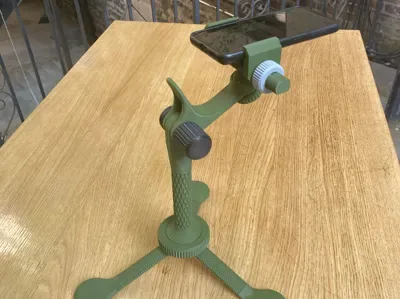 Ayarlanabilir Telefon Tripodu — Sert Plastik