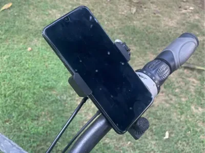 Bisiklet Telefon Tutucu — Dayanıklı Plastik