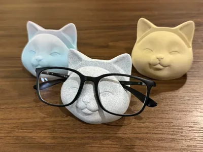 Kedi Gözlük Standı — Sert Plastik