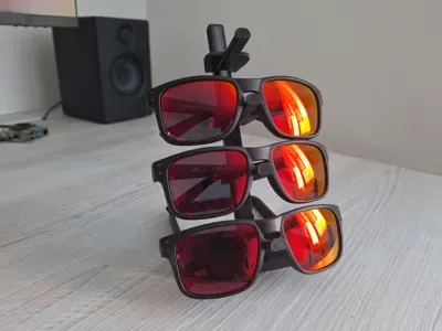 Masa Gözlük Standı — Sert Plastik